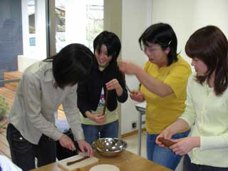 桂苓丸作り